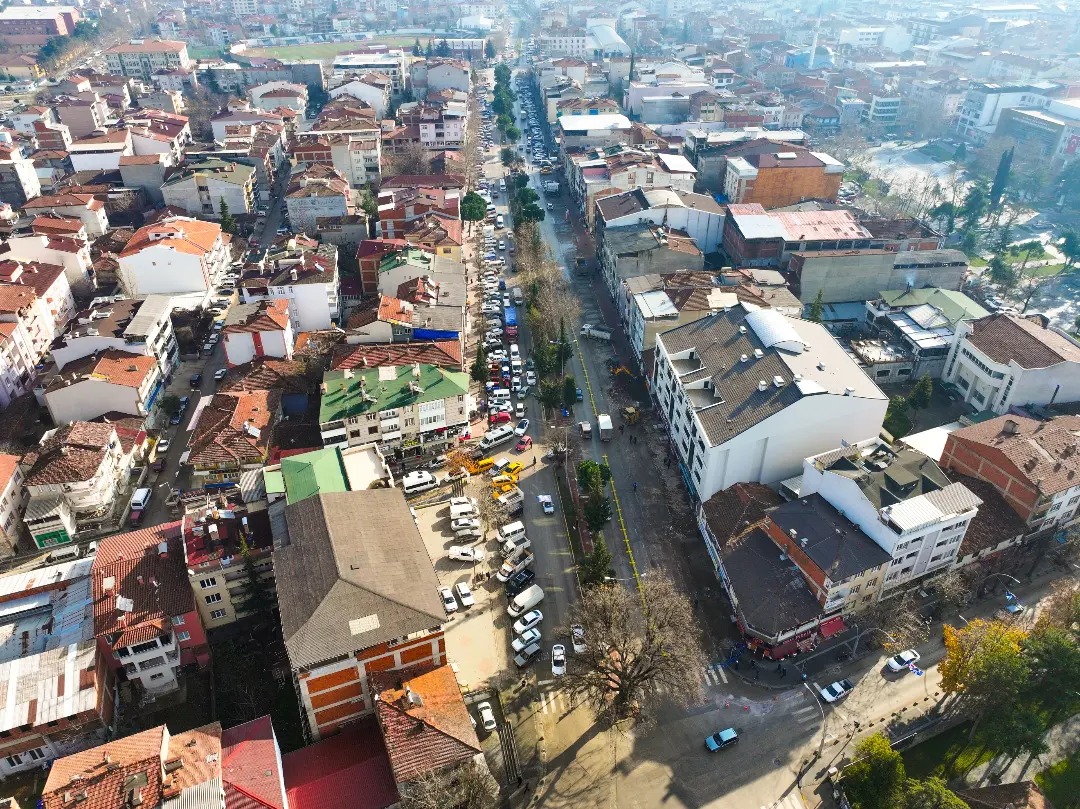 Şehrimizin En Önemli Caddelerinden Birini Daha Yeniliyoruz.