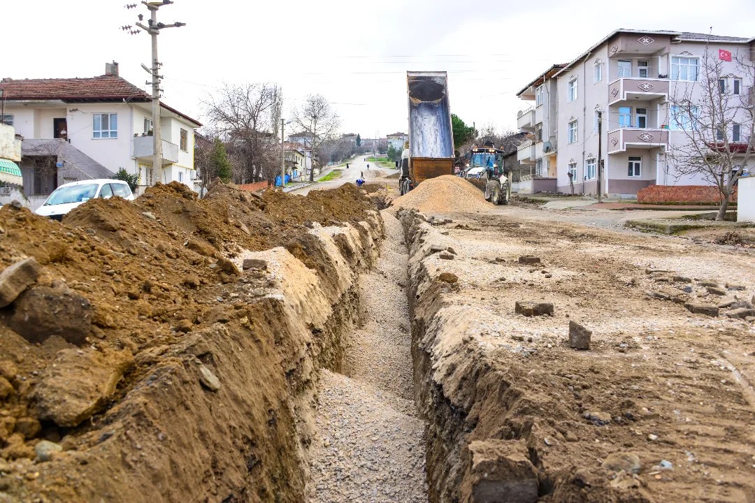 Alparslan Türkeş Bulvarımızda İçme Suyu altyapı çalışmaları Gerçekleştiriyoruz.