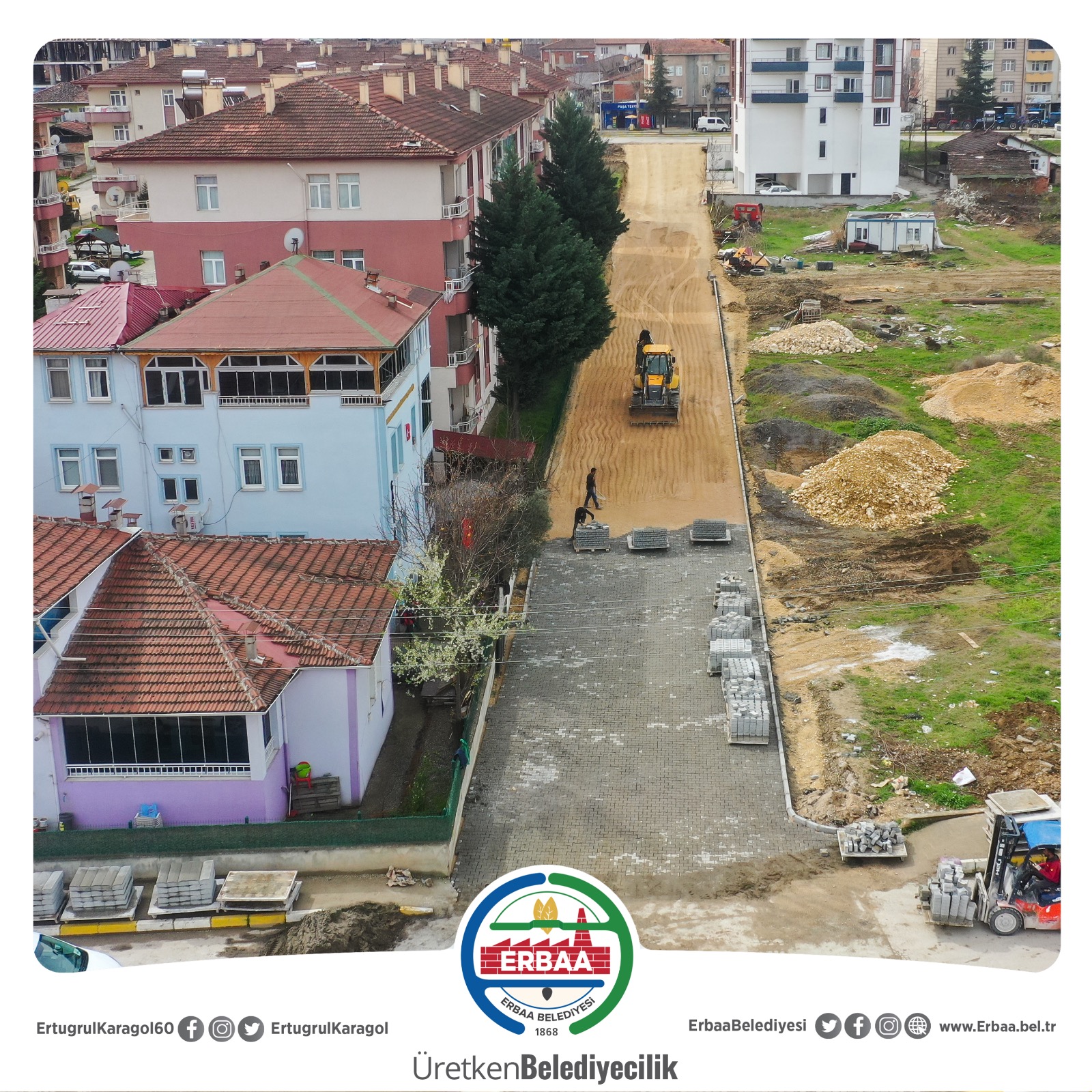 Park ve Bahçeler Müdürlüğü Ekiplerimiz Parke Yol Çalışmalarına Devam Ediyor.