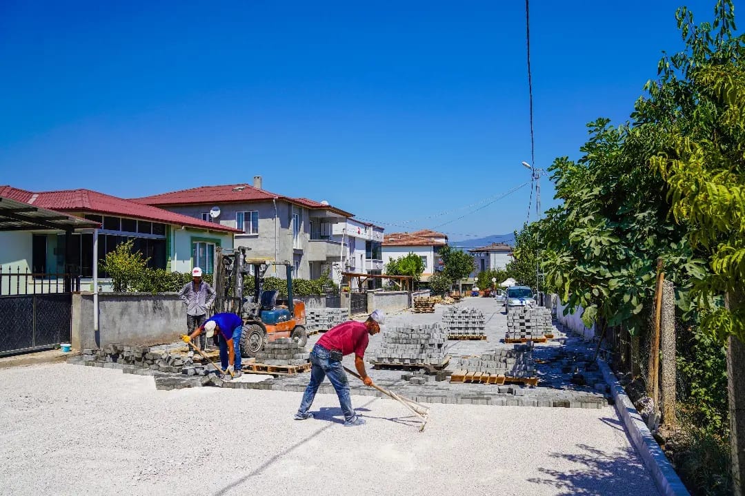 Şehrimizin Caddelerini, Sokaklarını Güzelleştirmeye Devam Ediyoruz.