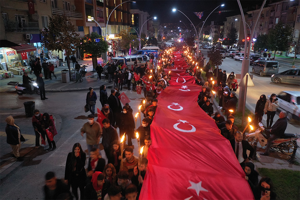 29 Ekim Cumhuriyet Bayramı Bayrak Yürüyüşüyle Kutlandı.