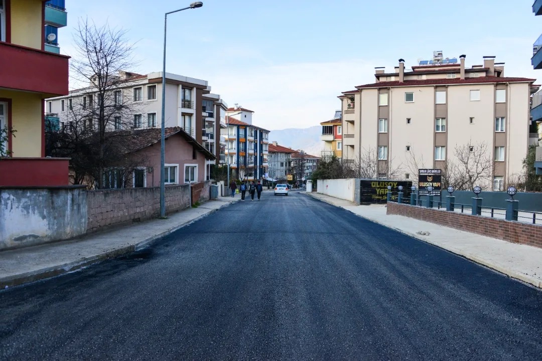 Niyazi Kırımca Caddemizin Sıcak Asfalt Çalışmalarını Tamamlandı.