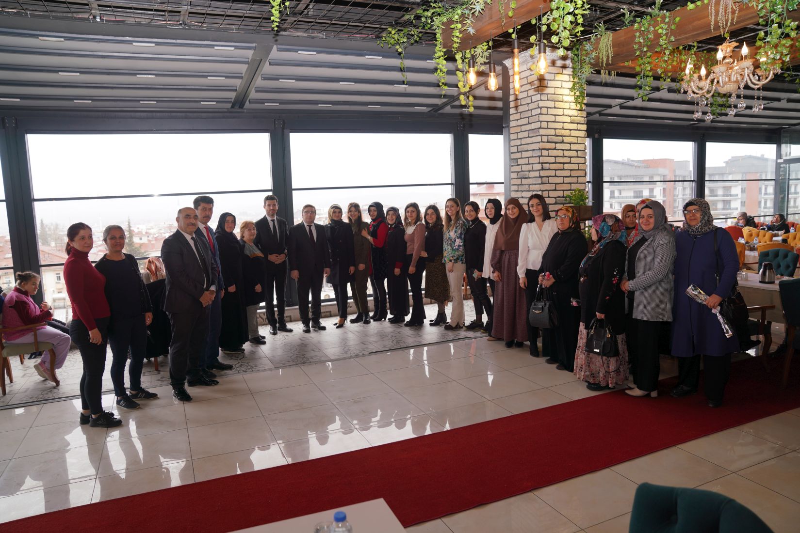 8 Mart Dünya Kadınlar Gününüz Kutlu Olsun.