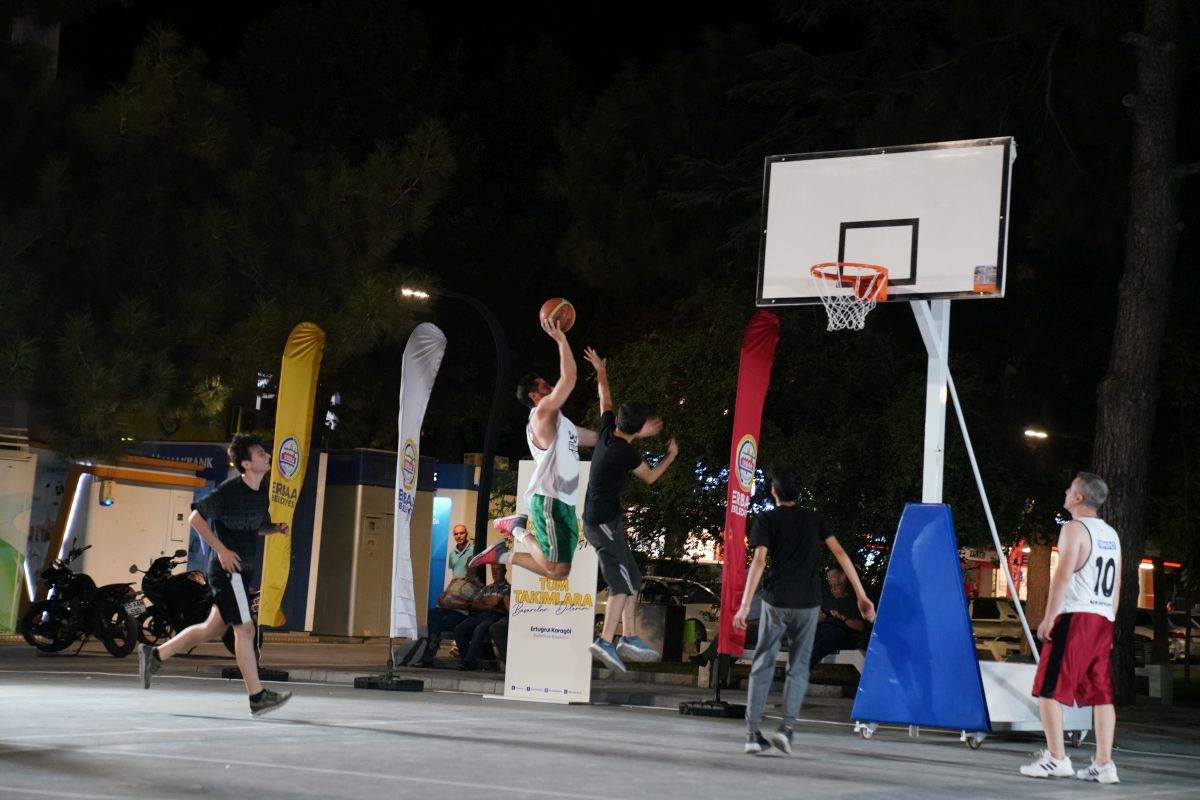 Sporu Seviyor, Sporcuyu Destekliyoruz.