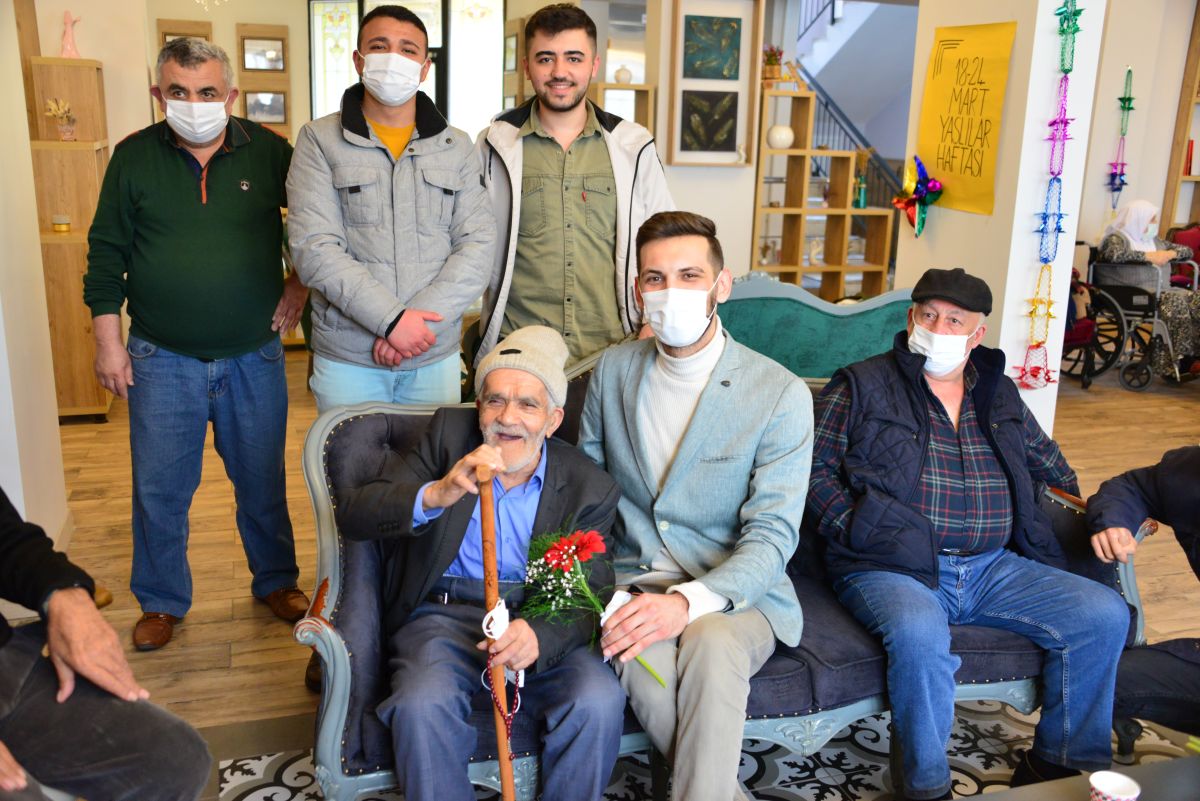 Erbaa Sağlık Hizmetleri Meslek Yüksekokulu Sağlık Bakım Hizmetleri Bölümü Evde Hasta Bakımı Programı Öğrencileri ve Hocaları, Ali Özgül Konukevimizi Ziyaret Ettiler.