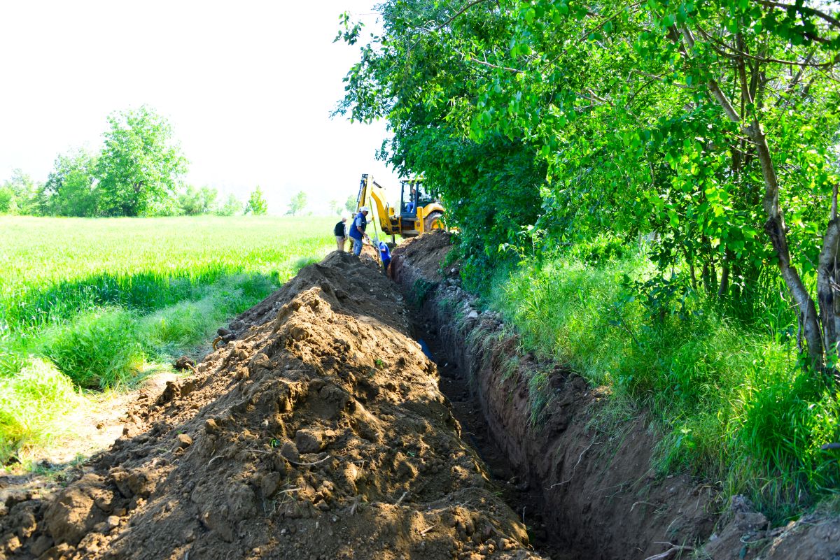 Yeni Mahalle Selçuklu Caddesinde 150 Metrelik Kanalizasyon Hattı Çalışmalarımız Devam Ediyor.